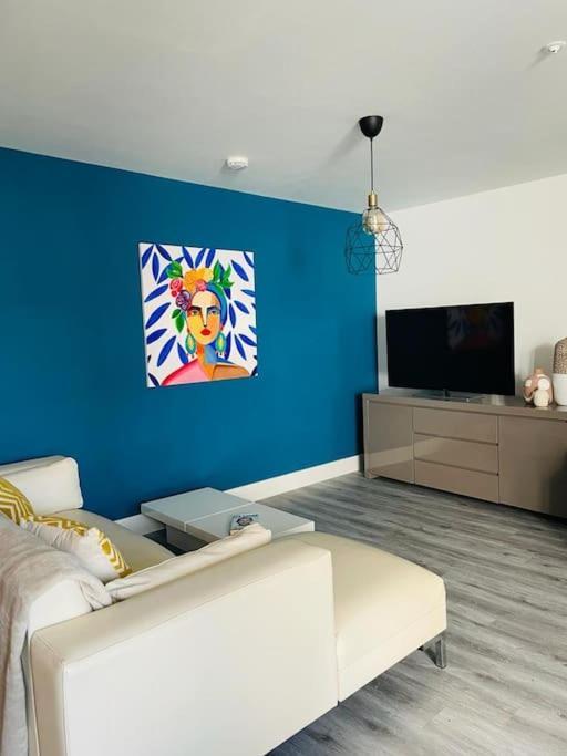 Appartamento Stunning Huge Openplan 2Bed Flat Woking Esterno foto