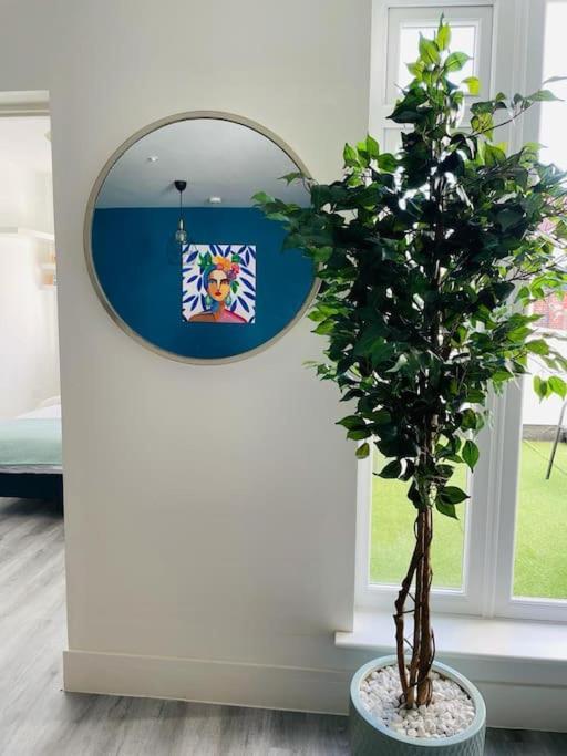 Appartamento Stunning Huge Openplan 2Bed Flat Woking Esterno foto